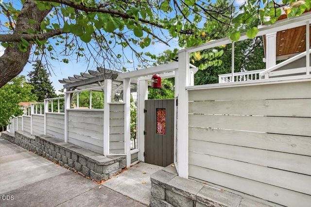 533 Fairview Street, Ashland, OR 97520