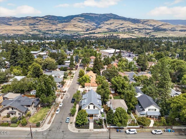 533 Fairview Street, Ashland, OR 97520