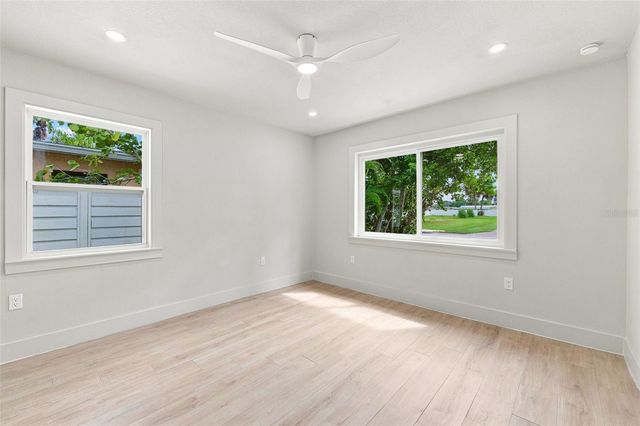 3946 HELENA STREET NE, St Petersburg, FL 33703