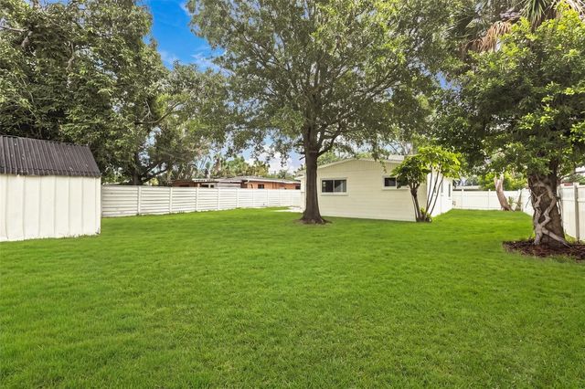 3946 HELENA STREET NE, St Petersburg, FL 33703