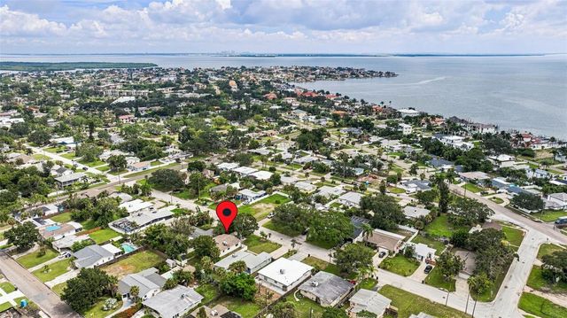 3946 HELENA STREET NE, St Petersburg, FL 33703