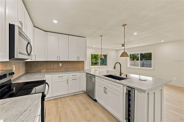 3946 HELENA STREET NE, St Petersburg, FL 33703