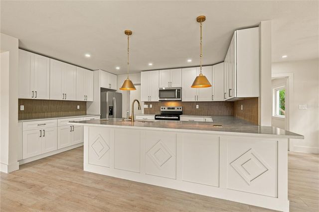 3946 HELENA STREET NE, St Petersburg, FL 33703