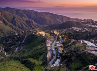 1712 Manzanita Park Avenue, Malibu, CA 90265