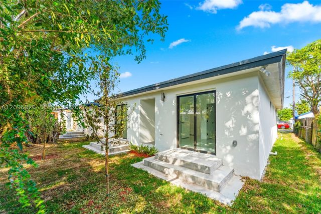 1556 NW 68th Ter, Miami, FL 33147