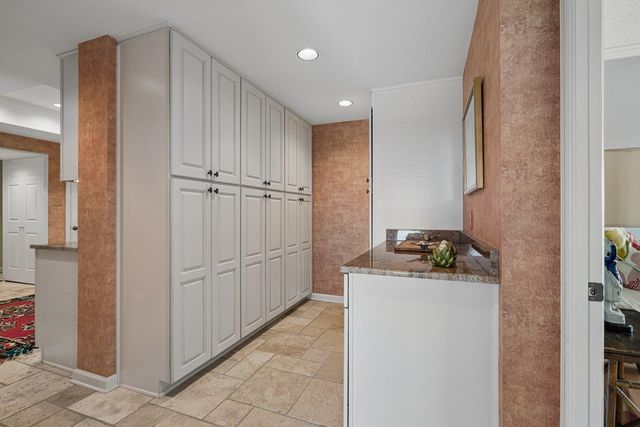 475 N Highland St Apt 11C, Memphis, TN 38122