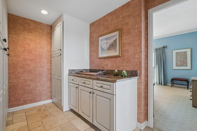 475 N Highland St Apt 11C, Memphis, TN 38122