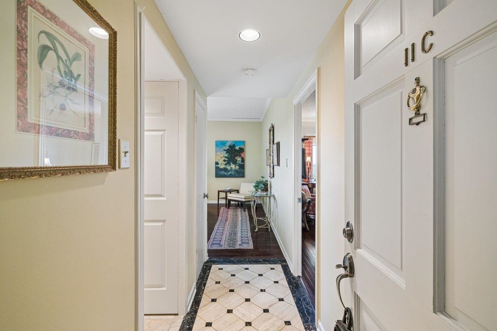 475 N Highland St Apt 11C, Memphis, TN 38122