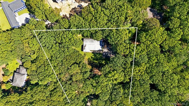 5 Cricket Hollow Road, Setauket, NY 11733