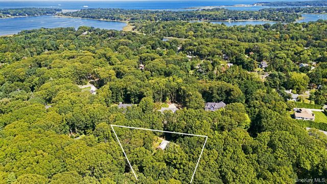 5 Cricket Hollow Road, Setauket, NY 11733