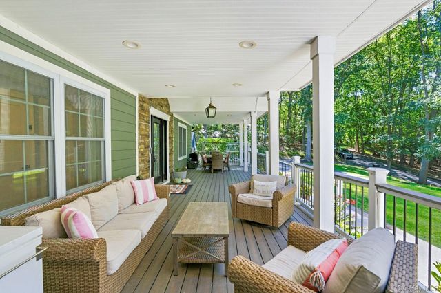 5 Cricket Hollow Road, Setauket, NY 11733
