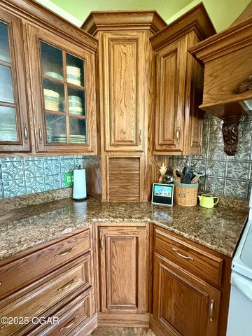 16133 Overlook Lane, Neosho, MO 64850