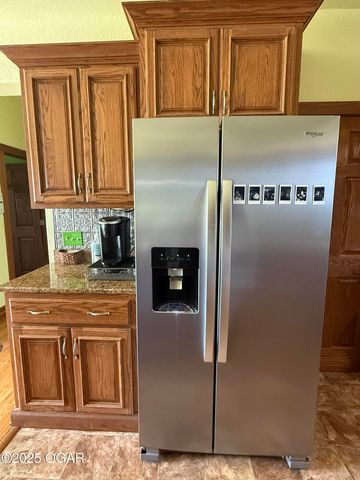 16133 Overlook Lane, Neosho, MO 64850