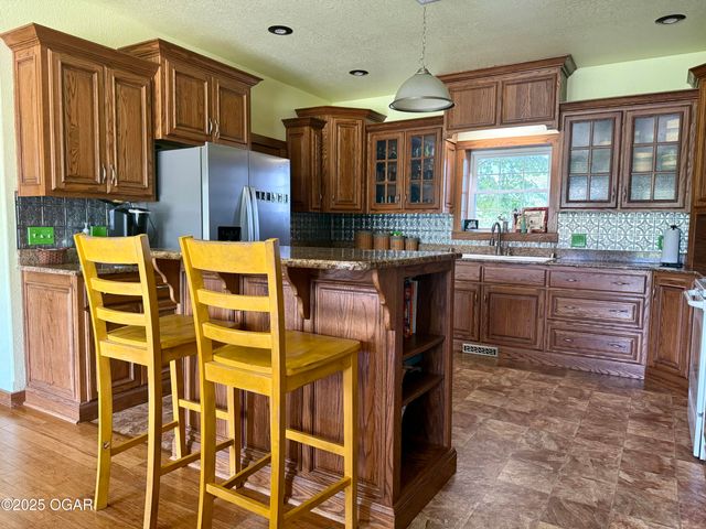 16133 Overlook Lane, Neosho, MO 64850