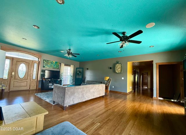 16133 Overlook Lane, Neosho, MO 64850