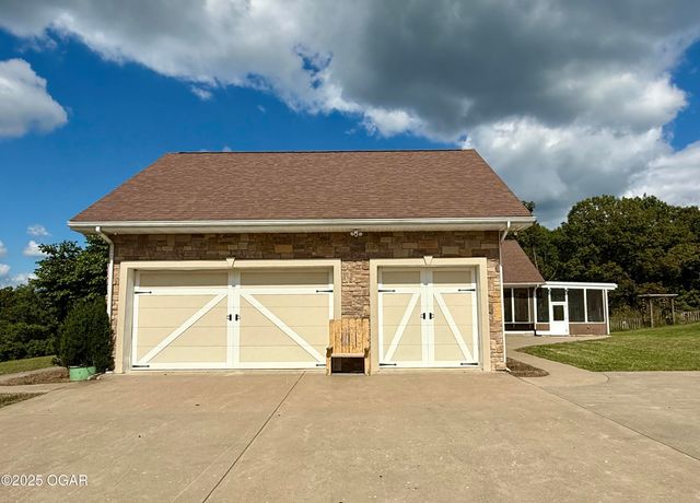 16133 Overlook Lane, Neosho, MO 64850