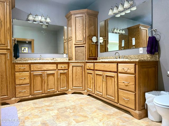 16133 Overlook Lane, Neosho, MO 64850