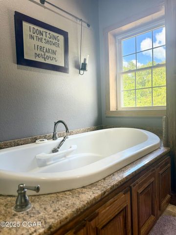 16133 Overlook Lane, Neosho, MO 64850