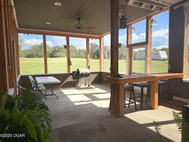 16133 Overlook Lane, Neosho, MO 64850