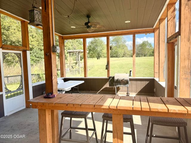 16133 Overlook Lane, Neosho, MO 64850