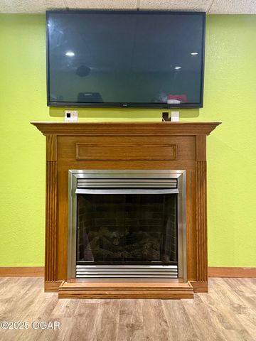 16133 Overlook Lane, Neosho, MO 64850