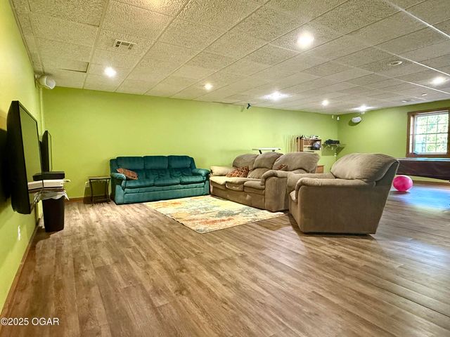 16133 Overlook Lane, Neosho, MO 64850