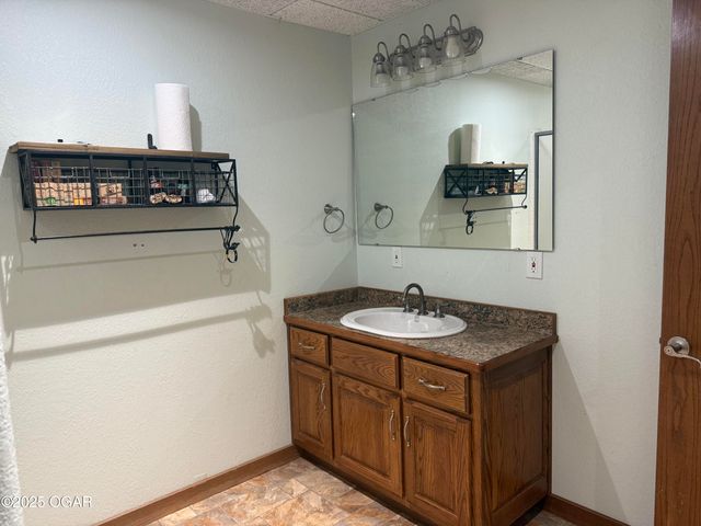 16133 Overlook Lane, Neosho, MO 64850