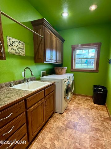 16133 Overlook Lane, Neosho, MO 64850