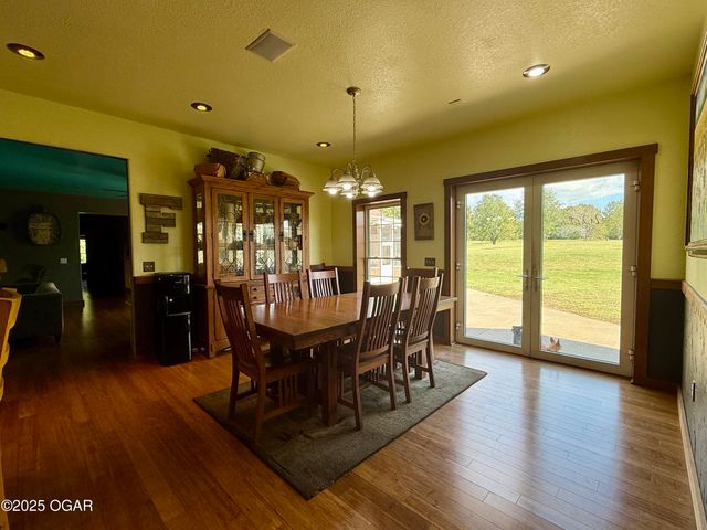 16133 Overlook Lane, Neosho, MO 64850