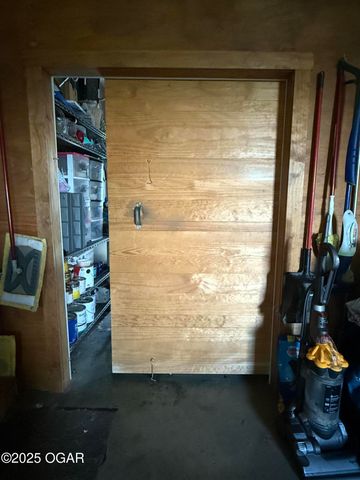 16133 Overlook Lane, Neosho, MO 64850