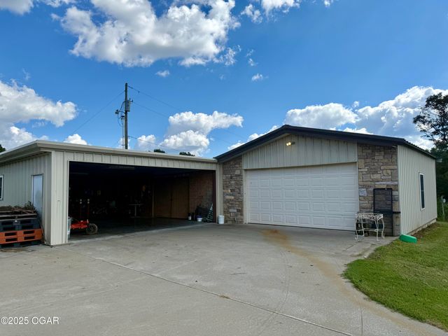 16133 Overlook Lane, Neosho, MO 64850