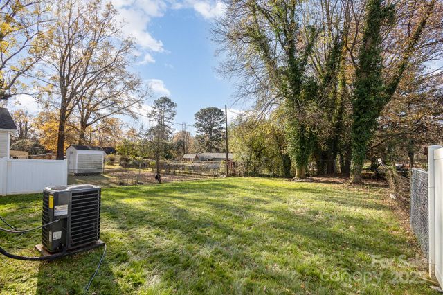 429 Dare Drive, Charlotte, NC 28206