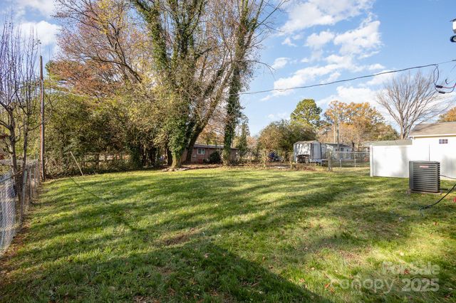 429 Dare Drive, Charlotte, NC 28206