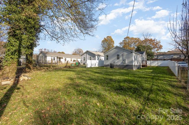 429 Dare Drive, Charlotte, NC 28206