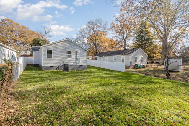 429 Dare Drive, Charlotte, NC 28206