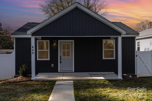 429 Dare Drive, Charlotte, NC 28206