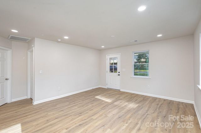 429 Dare Drive, Charlotte, NC 28206