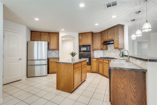 712 Hardwood Drive, Mckinney, TX 75069