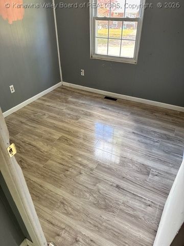 218 Melrose Drive, Hurricane, WV 25526