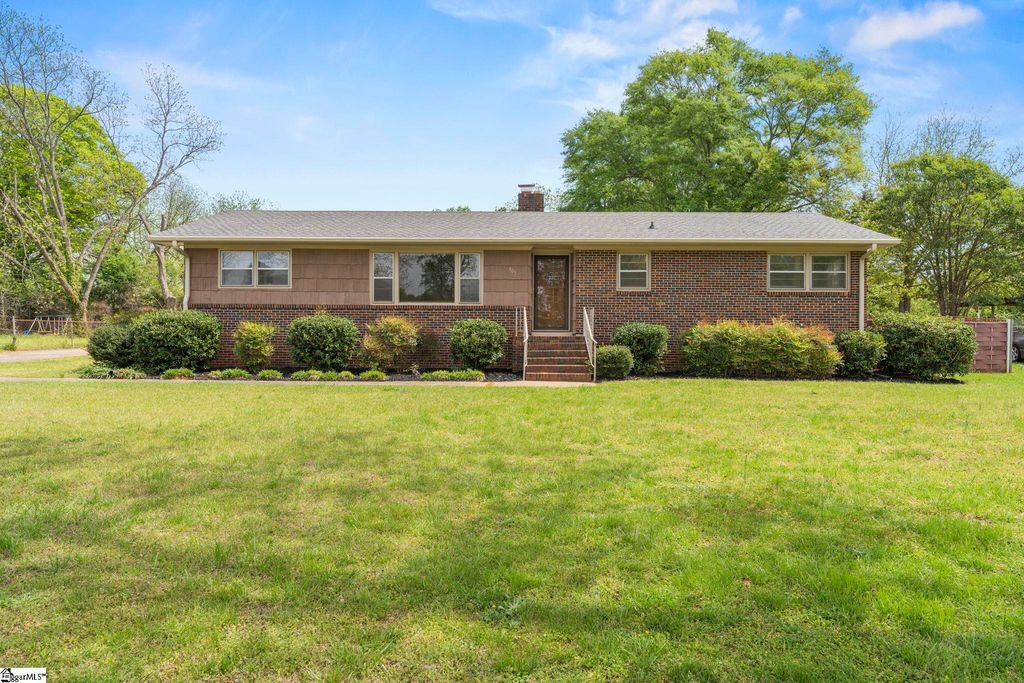 305 Nelson Drive, Anderson, SC 29621