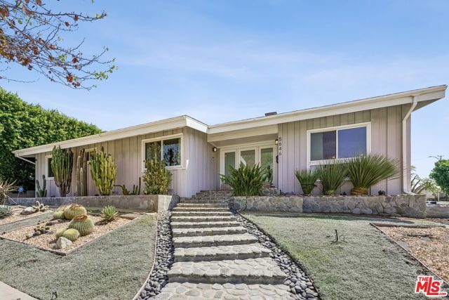 5646 S Sherbourne Drive, Los Angeles, CA 90056