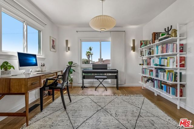 5646 S Sherbourne Drive, Los Angeles, CA 90056