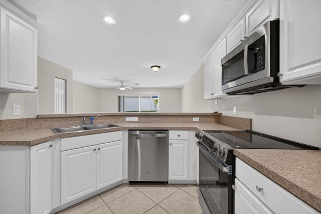 2786 SE Birmingham Drive, Stuart, FL 34994