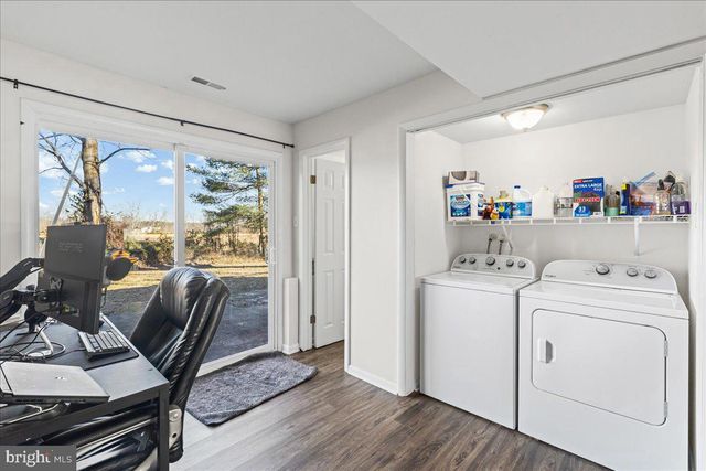 225 MAGNOLIA RD, Pemberton, NJ 08068