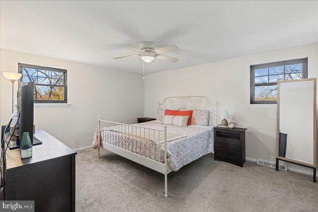 225 MAGNOLIA RD, Pemberton, NJ 08068