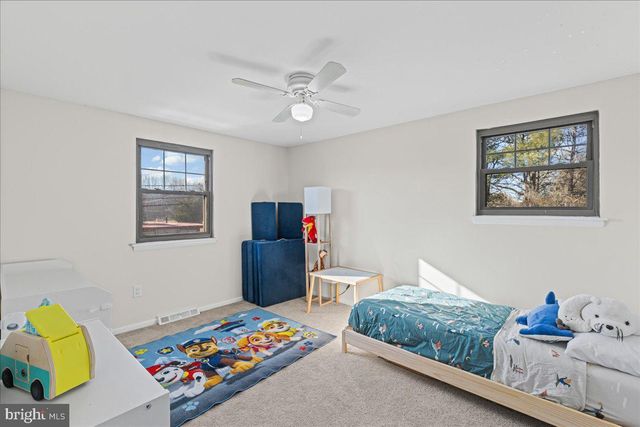 225 MAGNOLIA RD, Pemberton, NJ 08068