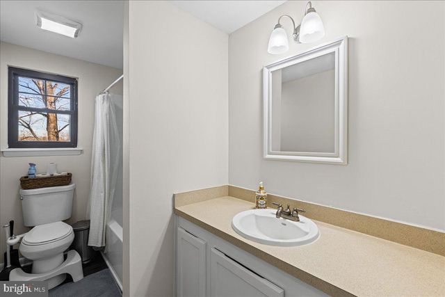 225 MAGNOLIA RD, Pemberton, NJ 08068