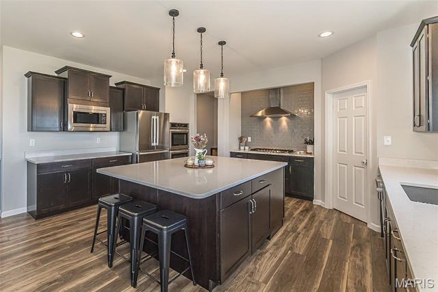 957 Colebrook Court, Lake St Louis, MO 63367