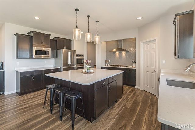 957 Colebrook Court, Lake St Louis, MO 63367
