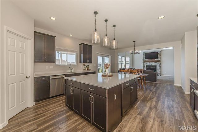 957 Colebrook Court, Lake St Louis, MO 63367